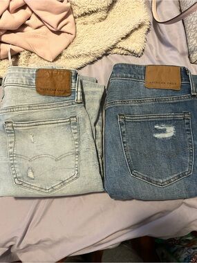 American Eagle Outfitters Light Wash & Medium Wash Men’s jeans 32x34